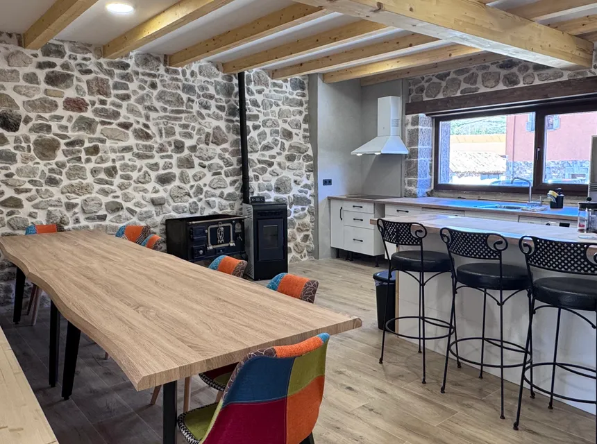 Comedor de la casa rural en el Valle de Arbas
